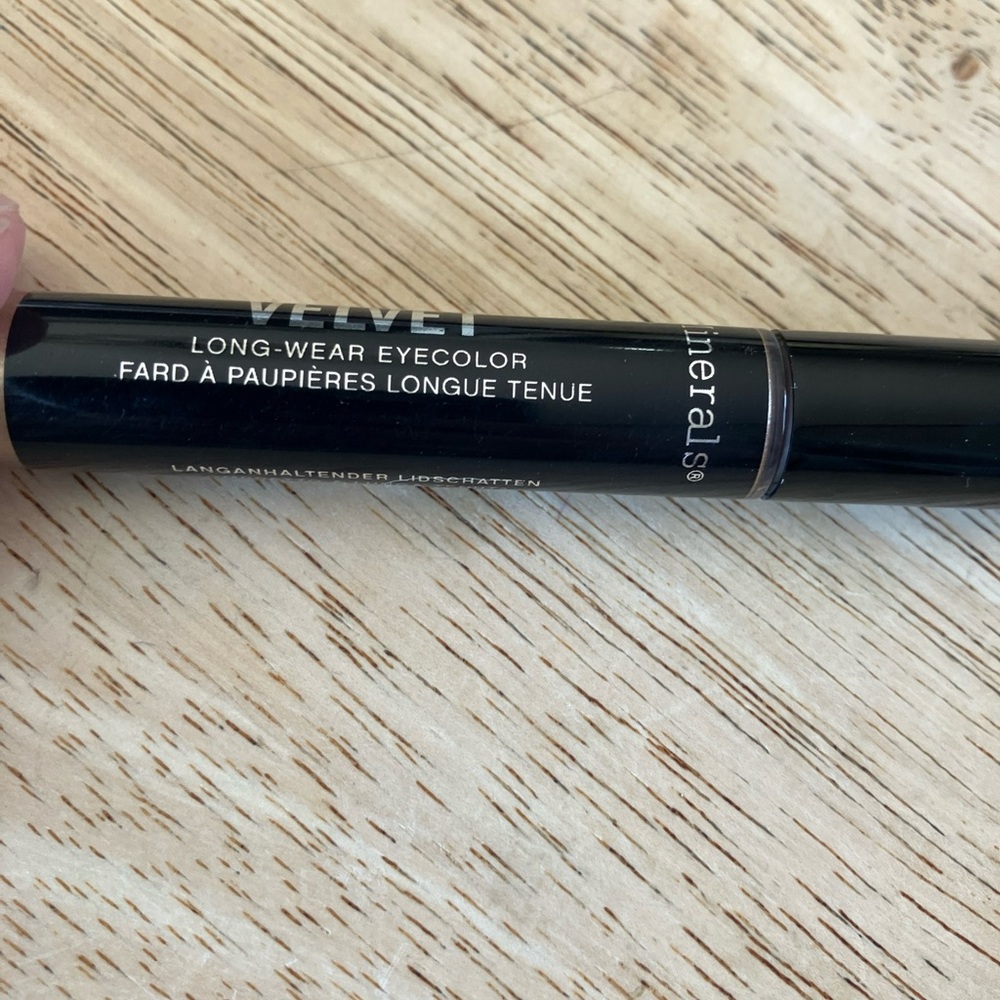 bareMinerals Velvet Long‎ wear liquid Eyecolor magnificent Cocoa